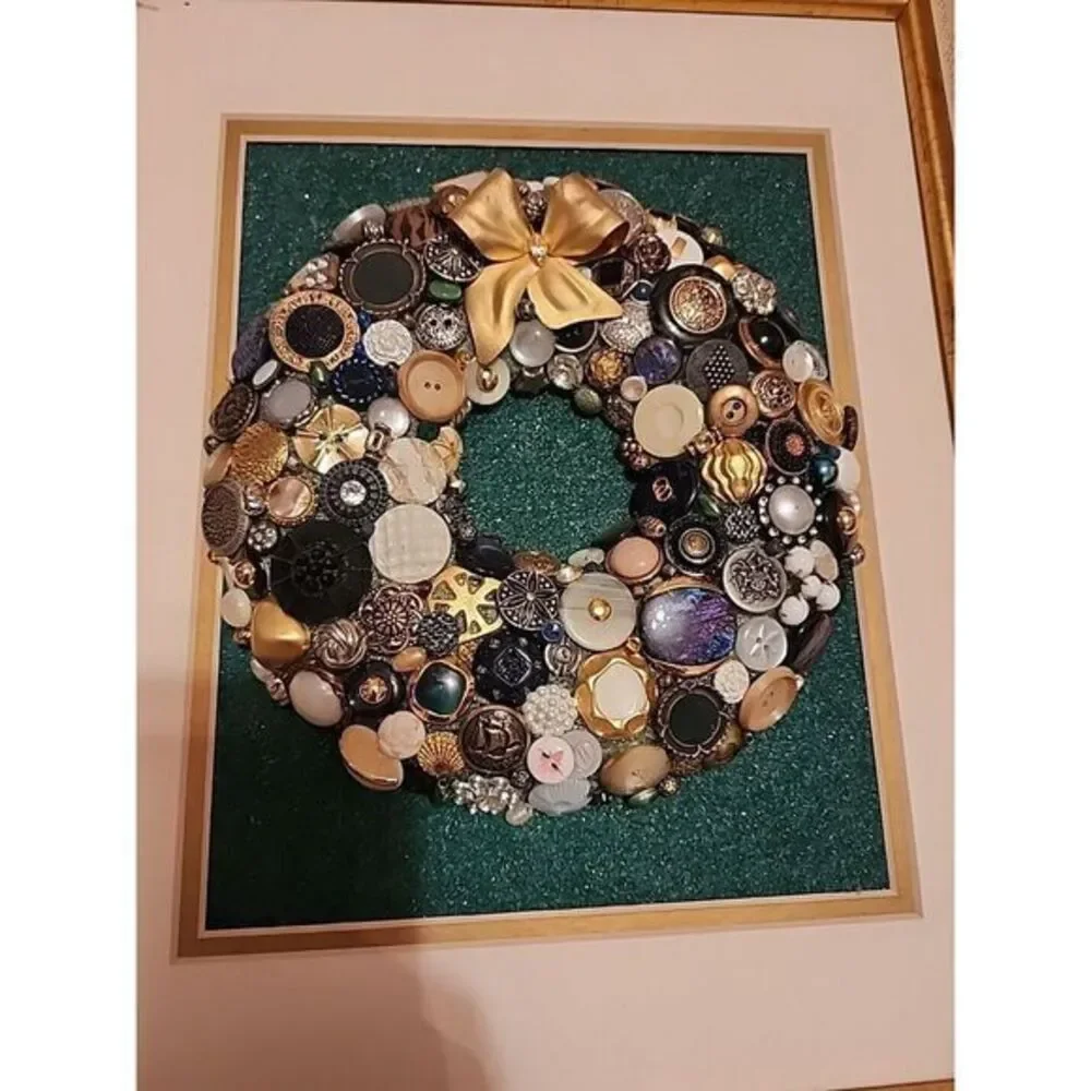 Vtg Jewelry BEAD‎ & BUTTON Christmas Wreath ART One of a Kind Framed 17